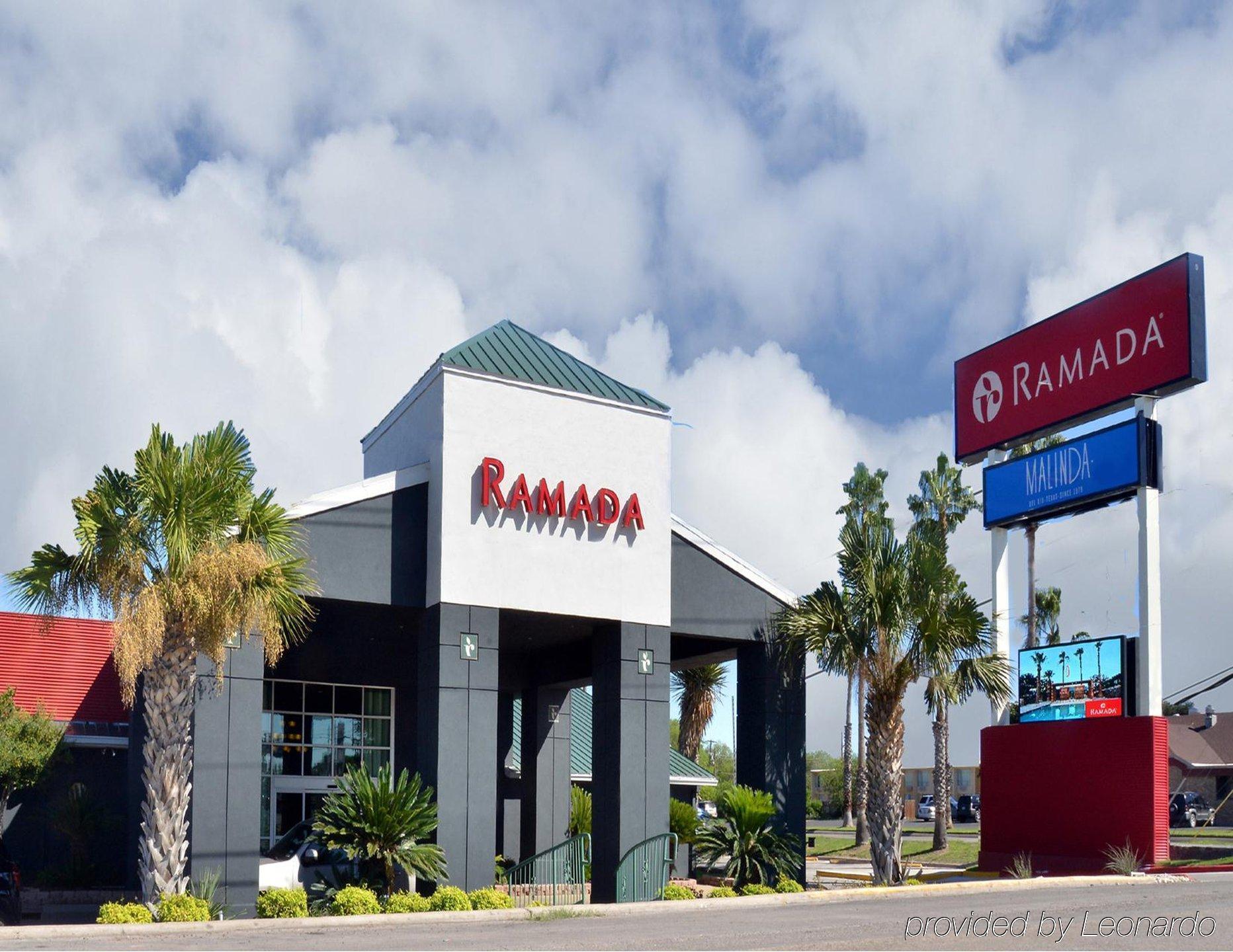 Ramada By Wyndham Del Rio Hotel Bagian luar foto